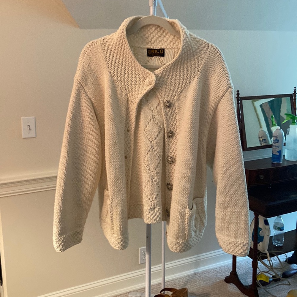 Heavy cotton fisherman’s sweater. Cable knit back black and white buttons